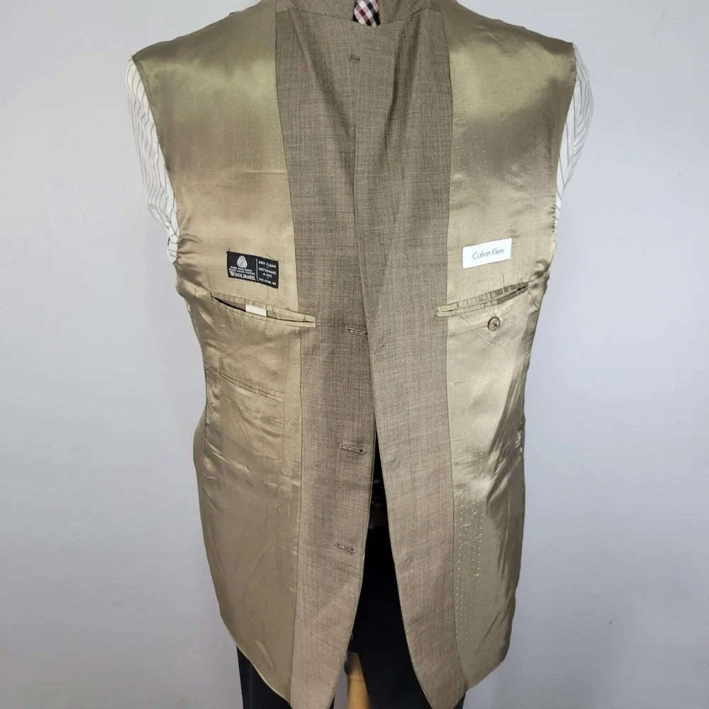 Calvin Klein Men's Sport Coat Blazer Three Button Brown Shark Skin Wool Size 42L